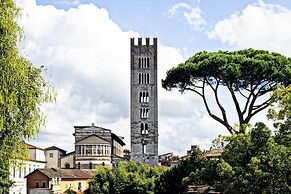 Lucca Retreat With Pool