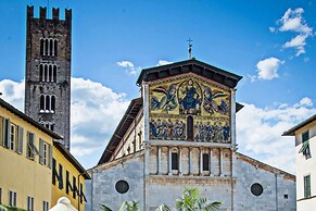 Lucca Retreat With Pool