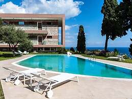 Exclusive Residence With Pool, Breathtaking Views on Taormina and on t