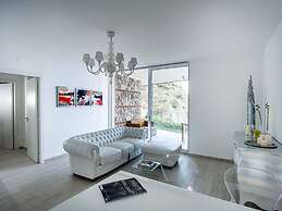 Exclusive Residence With Pool, Breathtaking Views on Taormina and on t