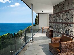 Exclusive Residence With Pool, Breathtaking Views on Taormina and on t