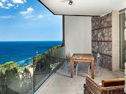 Exclusive Residence With Pool, Breathtaking Views on Taormina and on t