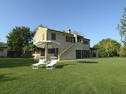 Stylish Villa With Private Infinity Pool Close to Conero Riviera