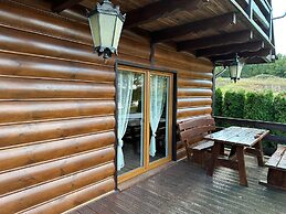 A Luxury Home on the Shore of the Lake