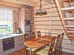 A Luxury Home on the Shore of the Lake