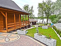 A Luxury Home on the Shore of the Lake