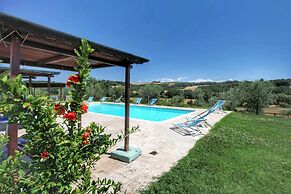 Cottage in Asciano With Pool and Terrace