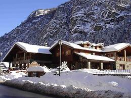 Spacious Apartment in Antey-Saint-André near Ski Lift