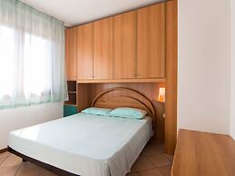 Cozy Holiday Home in Rosolina near Sea Beach