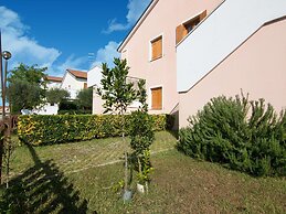 Cozy Holiday Home in Rosolina near Sea Beach