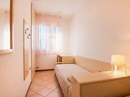 Cozy Holiday Home in Rosolina near Sea Beach