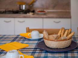 Cozy Holiday Home in Rosolina near Sea Beach