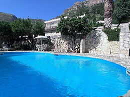 Spacious Apartment With Communal Pool Near the Sea