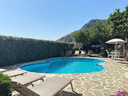 Spacious Apartment With Communal Pool Near the Sea