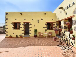 Luxurious Villa in Las Palmas With Swimming Pool