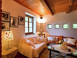 Belvilla by OYO Stunning Villa With Swimming Pool