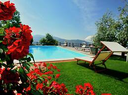 Belvilla by OYO Stunning Villa With Swimming Pool