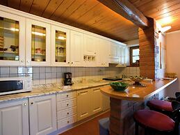 Belvilla by OYO Stunning Villa With Swimming Pool