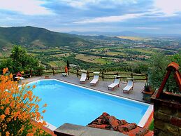 Belvilla by OYO Stunning Villa With Swimming Pool