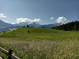 Lavish Holiday Home in Playa Blanca With Pool & Seabeach Nearby