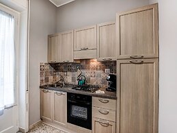 City Apartment w/ Balcony