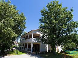 Apartment in Vantacici Near the Sea