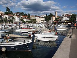 Apartment in Vantacici Near the Sea