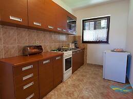 Apartment in Vantacici Near the Sea