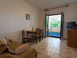 Apartment in Vantacici Near the Sea