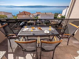 Gorgeous Home With Swimming Pool, Hot Tub & Sea View