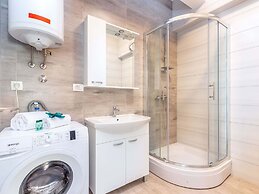 Gorgeous Home With Swimming Pool, Hot Tub & Sea View