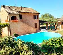 Elegant Villa in Montecosaro Italy with Hot Tub