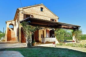 Elegant Villa in Montecosaro Italy with Hot Tub