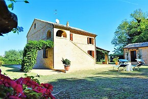 Elegant Villa in Montecosaro Italy with Hot Tub