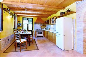 Elegant Villa in Montecosaro Italy with Hot Tub