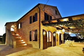 Elegant Villa in Montecosaro Italy with Hot Tub