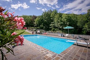 Villa in Tuscany With Swimming Pool