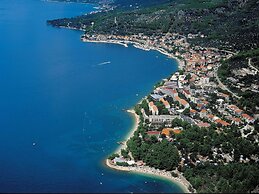 Luxurious Holiday Home in Makarska with Hot Tub