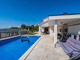 Modern Villa With Private Pool Near Labin and the Beach