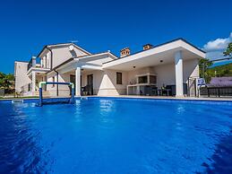 Modern Villa With Private Pool Near Labin and the Beach