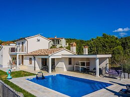 Modern Villa With Private Pool Near Labin and the Beach