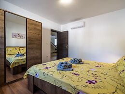 Modern Villa With Private Pool Near Labin and the Beach