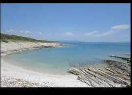 Modish Apartment in Murter with Hot Tub