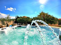 Modish Apartment in Murter with Hot Tub