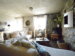 Charming Cottage in Jehonvil With View