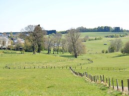 Charming Cottage in Jehonvil With View