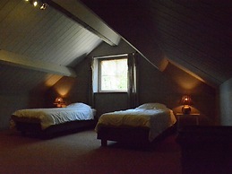 Charming Cottage in Jehonvil With View