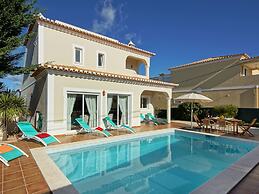 Villa in Carvoeiro With Swimming Pool
