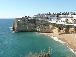 Villa in Carvoeiro With Swimming Pool