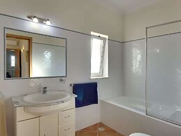 Villa in Carvoeiro With Swimming Pool